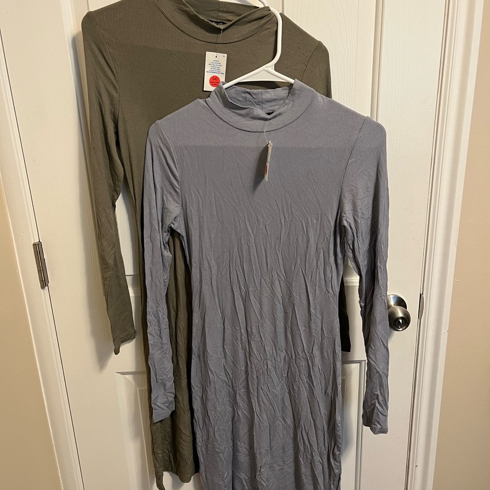 ⭐️ NWT Long Sleeve Midi Dresses in Gray Blue and Olive
